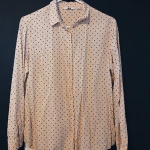 Uniqlo light champagne pink polka dot shirt